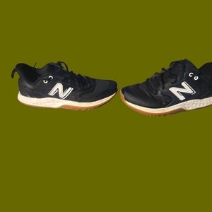New Balance Men's Black and White Athletic Shoes